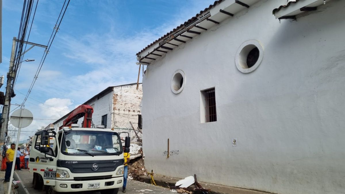 tras-desplome-en-iglesia-de-jamundi-avanza-busqueda-de-material-arqueologico-15-06-2022-2