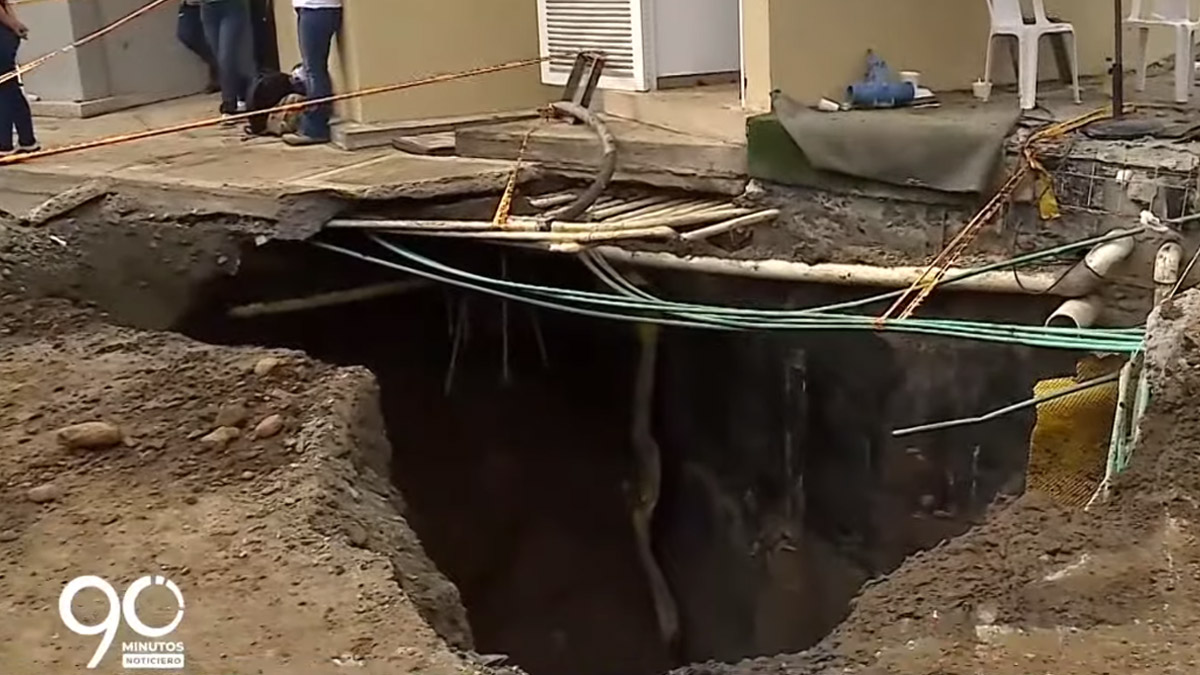 "Hay un río debajo de los apartamentos": denuncian en unidad residencial de Cali