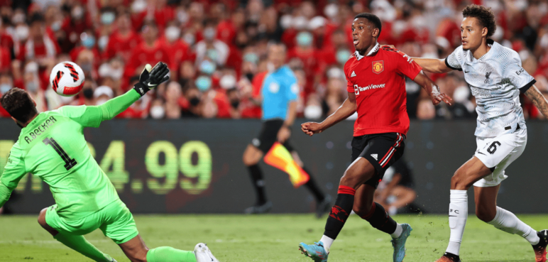 Con Luis Díaz en campo, Liverpool perdió 4 a 0 contra el United