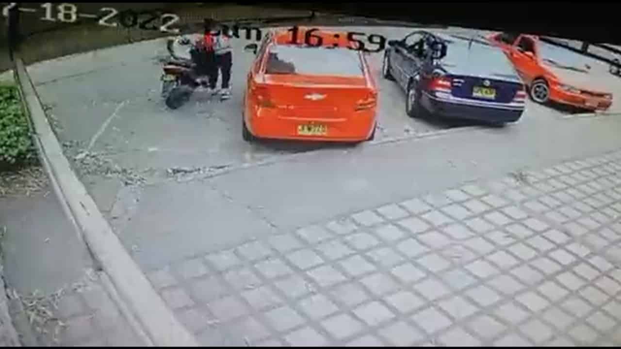 Encuentran un bebé atado vivo dentro de una bolsa plástica en Buenaventura