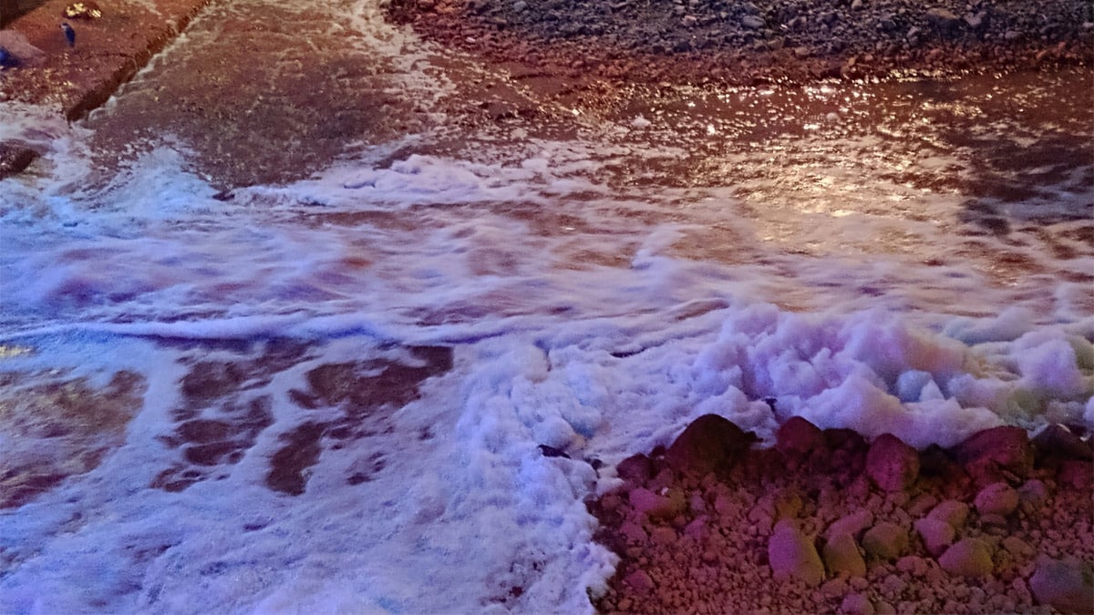 Espuma, color café y mal olor: ¿Qué pasa con el río Cali por estos días?