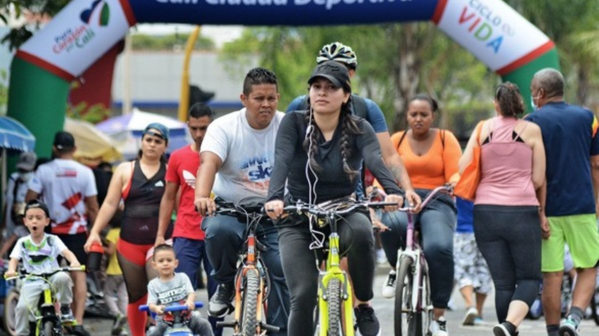 Álvaro Leyva se reunió con el embajador de Chile en Colombia