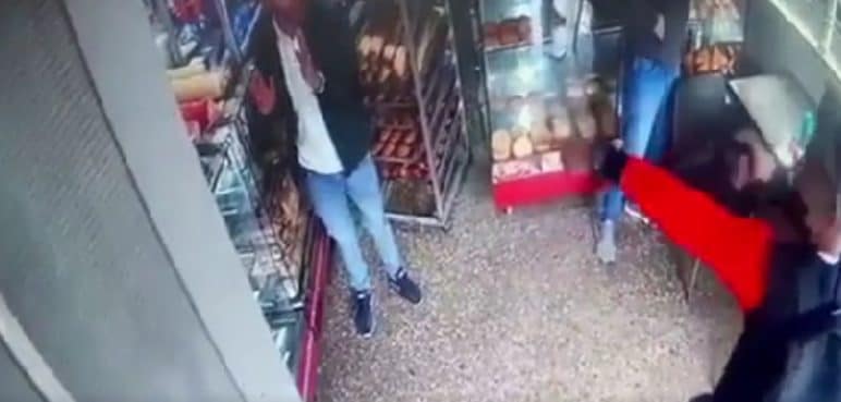 Intentaron robar una panadería, pero no contaban con lo que hizo un cliente