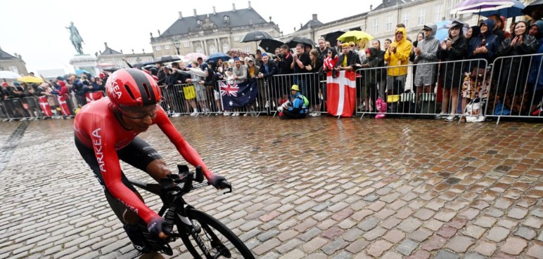 Martínez y Quintana se lucen en la etapa 1 del Tour de Francia