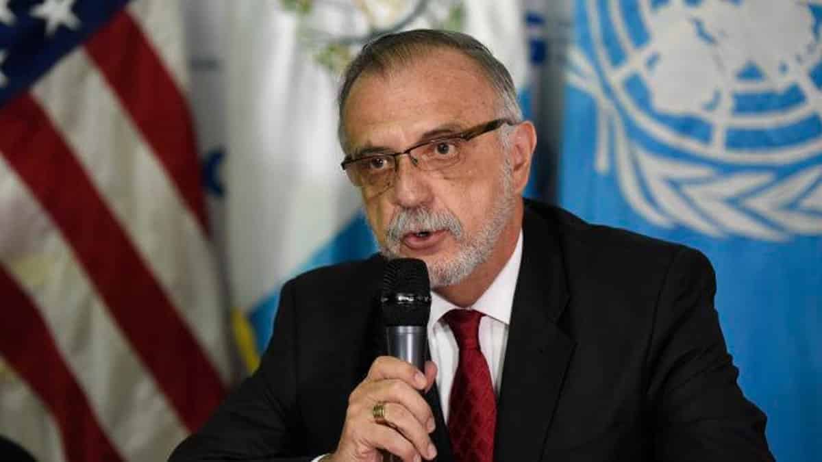 Miembros del partido Comunes presentaron su renuncia de manera masiva