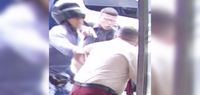 ¡Por descuido! Hombres en moto le robaron arma a un guarda