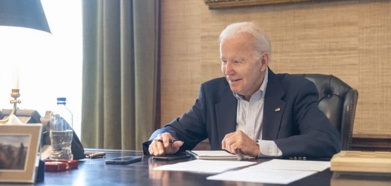 Presidente de EEUU da positivo para covid-19 con síntomas muy leves