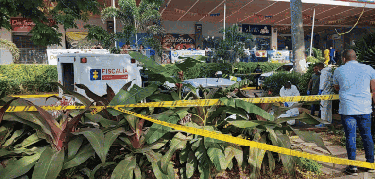 Revelan identidad de hombres asesinados en centro comercial de Dapa