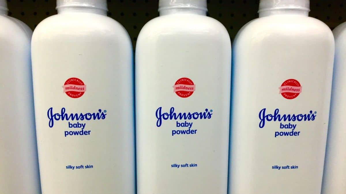 ¿Cáncer por polvos Johnson & Johnson? Suspenderán venta del producto en todo el mundo