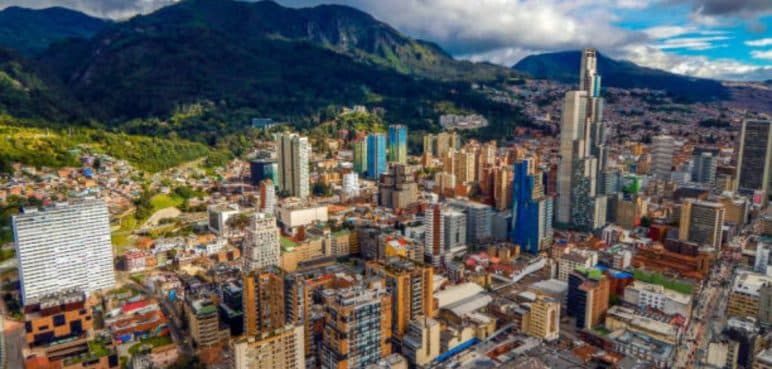 Colombia está entre los países con jornada laboral más larga de la región