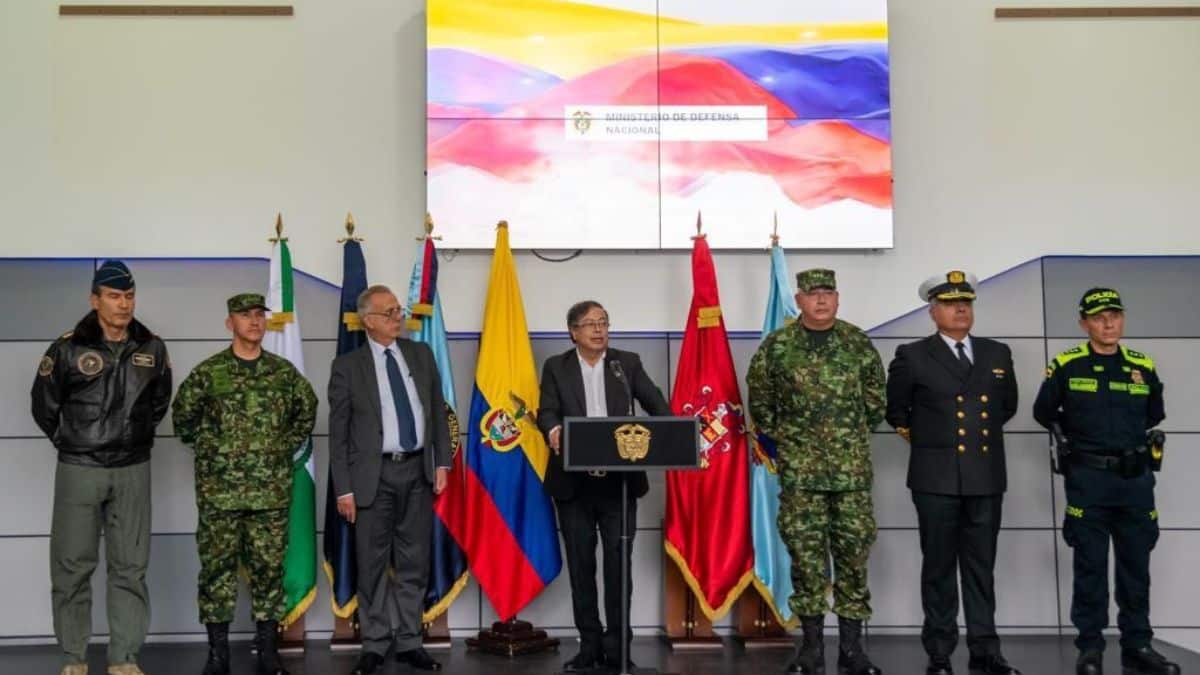 Denuncian que indígenas continúan saqueando y quemando tierras en el Cauca
