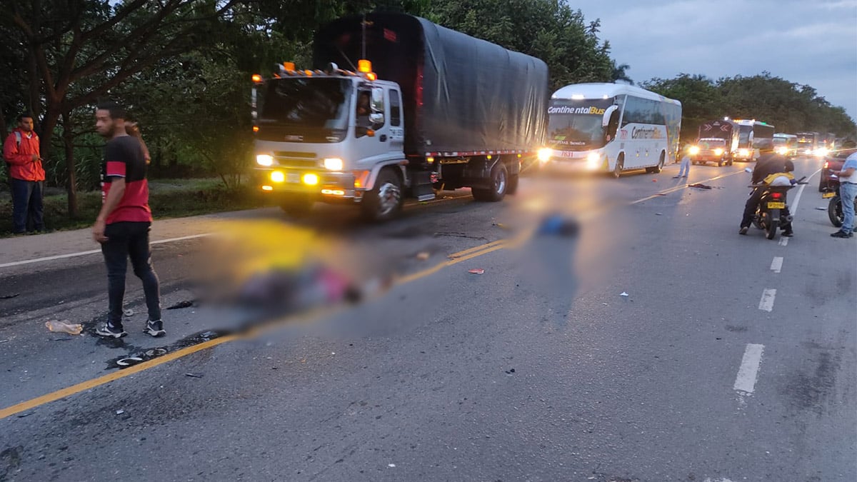 Una pareja muerta dejó atentado sicarial dentro de bus en Ansermanuevo