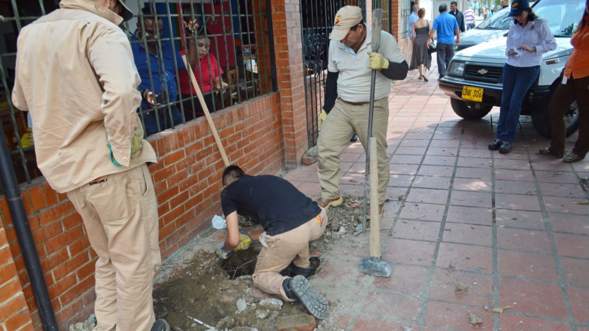 Uribe anuncia documento que niega informe de Comisión de la Verdad