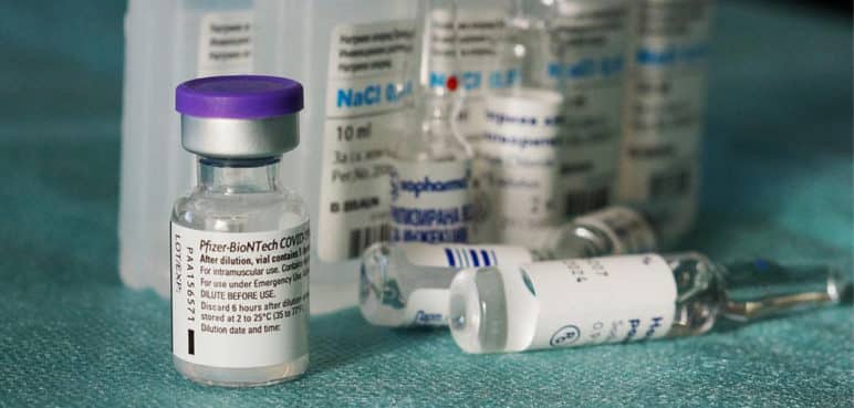 Farmacéutica Pfizer ganó 17.769 millones de dólares en 6 meses, un 70 % más