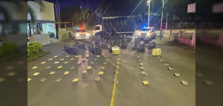 Incautan una tonelada de marihuana tipo 'Creepy' en un vía del Valle del Cauca