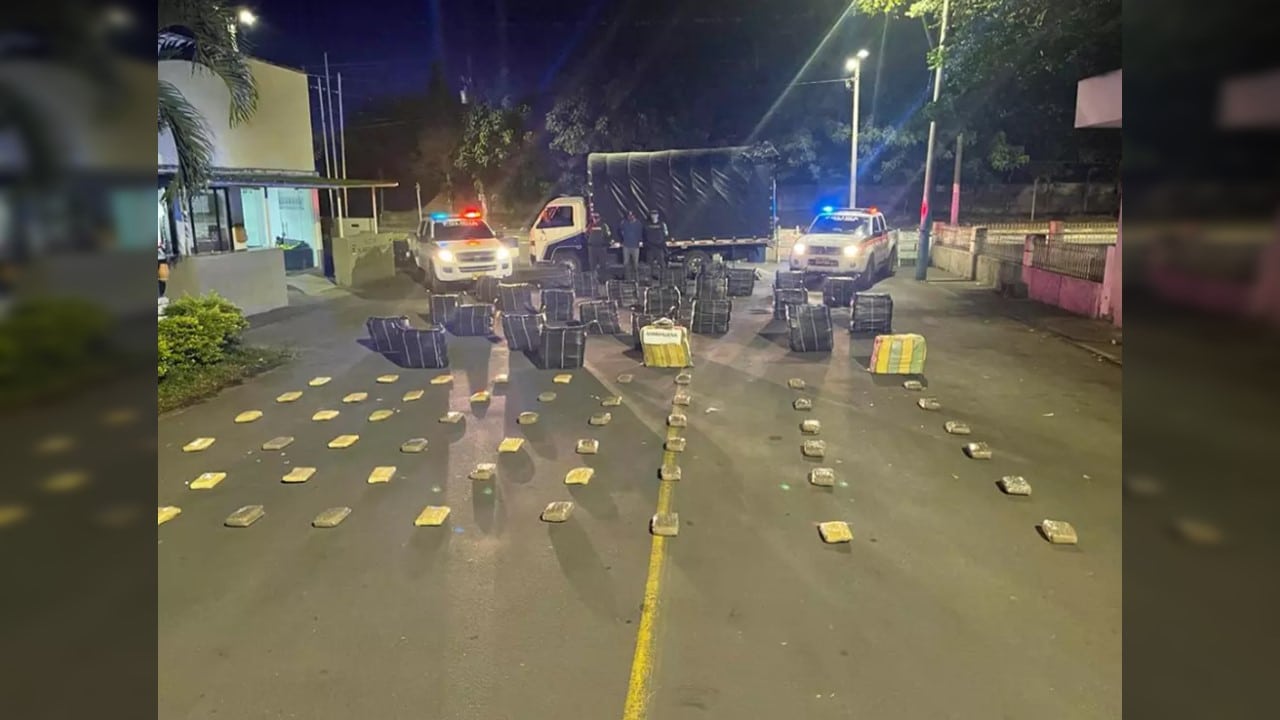 Incautan una tonelada de marihuana tipo 'Creepy' en un vía del Valle del Cauca