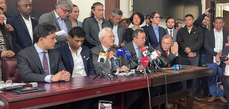 Ministro de Hacienda presentó reforma tributaria ante el Congreso