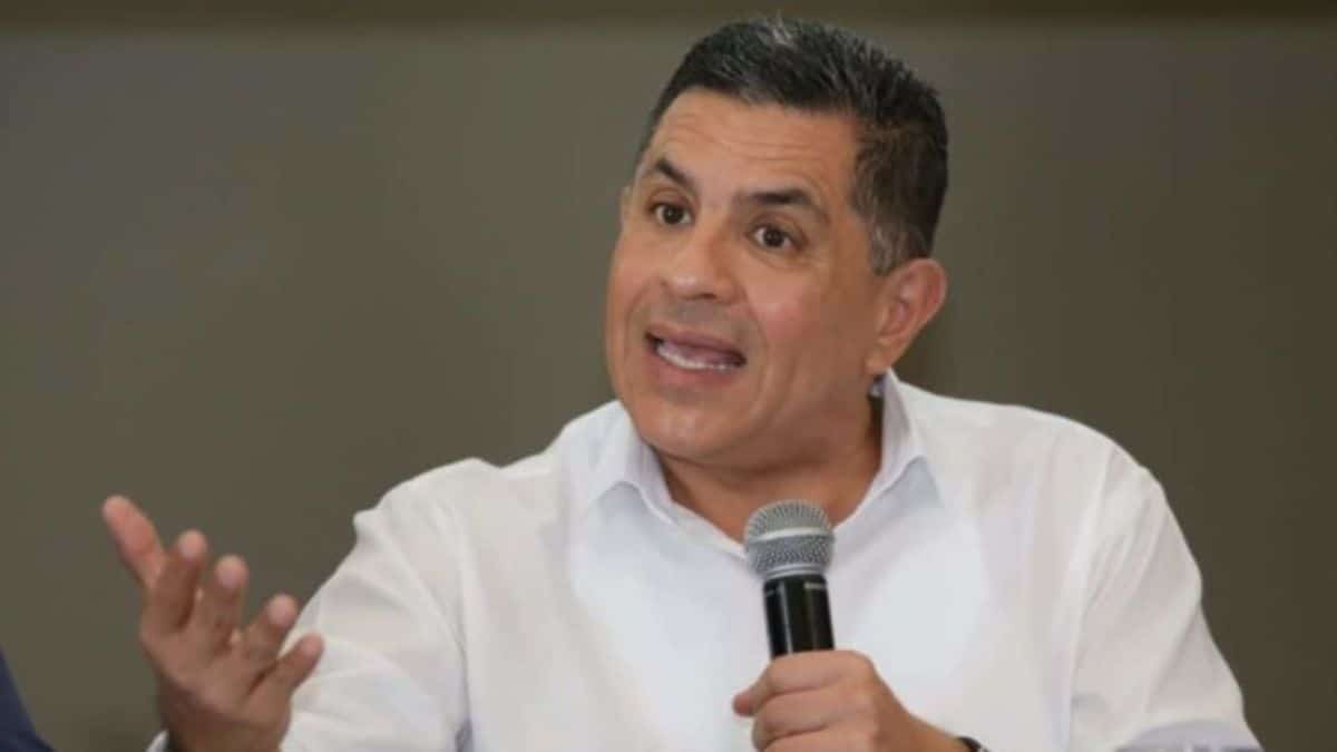 Exministros presentaron petición para saber detalles sobre reforma a la salud