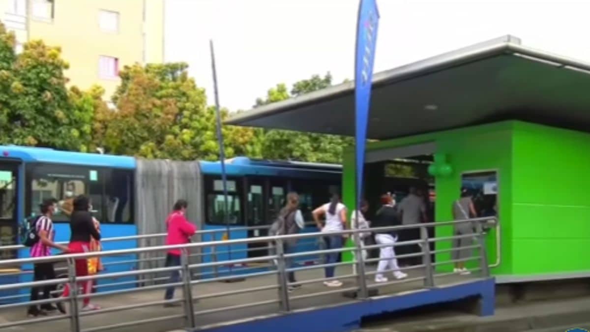 Mujer fue bajada de una chiva para ser asesinada en Buenos Aires, Cauca