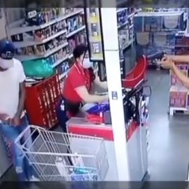 Video: Hombres armados intimidaron y ultrajaron a empleados de D1 para robar