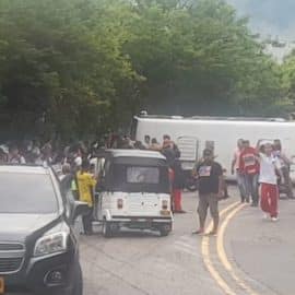 Accidente de bus escolar deja una persona muertas y más de 20 heridos
