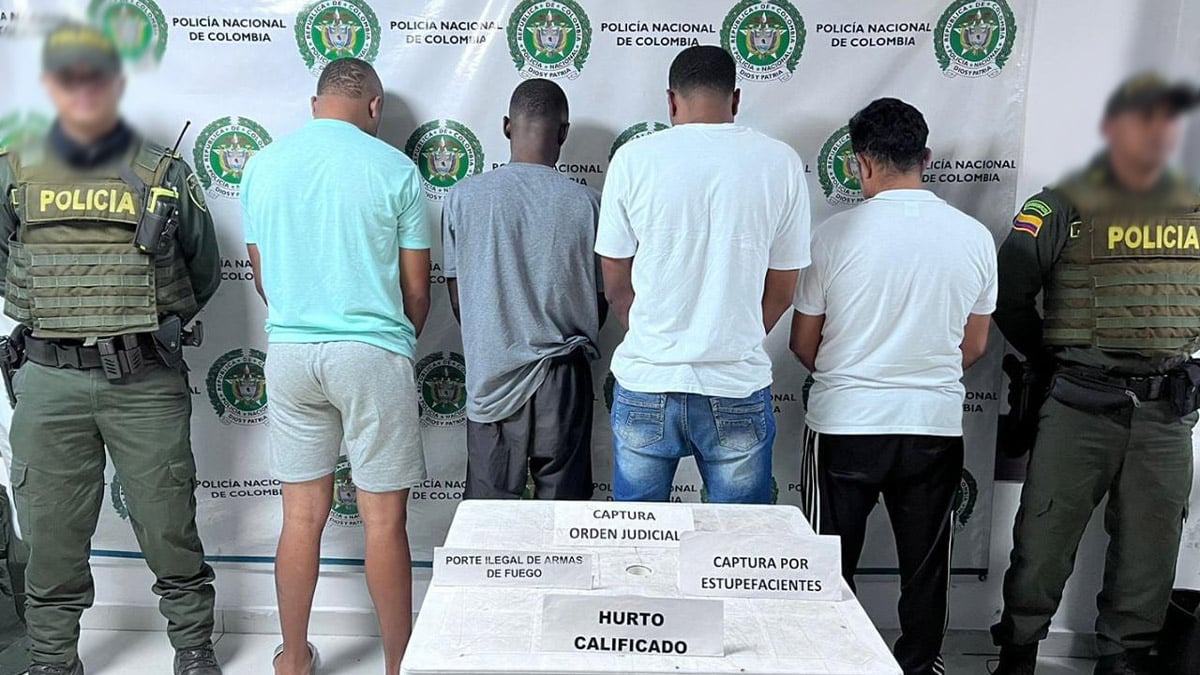 Denuncian robo de barandas de puente peatonal del Hospital Universitario