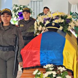 Comunidad despidió a Policía asesinado en medio de una requisa en Roldanillo