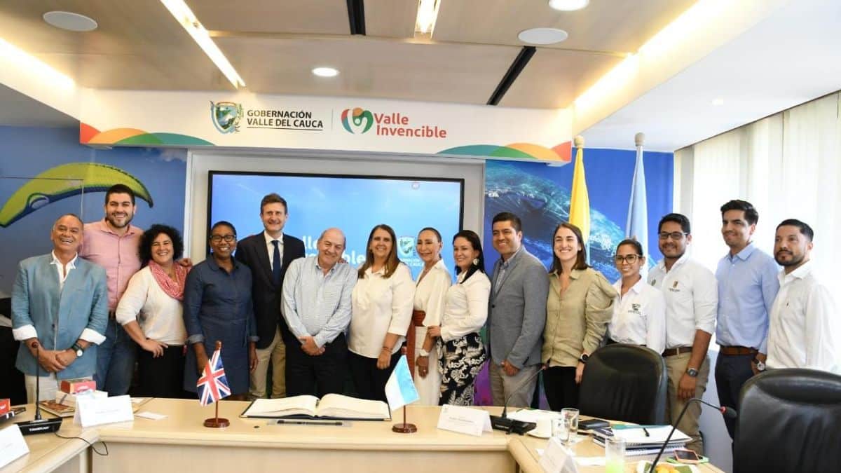 ¡Quemando recibos! Habitantes de Florida protestan por el costo del agua