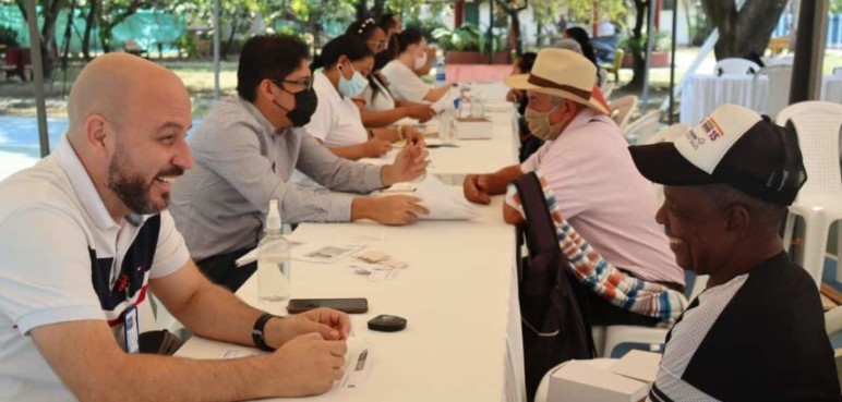 Entregan cartas de indemnización a víctimas del conflicto armado en Cali