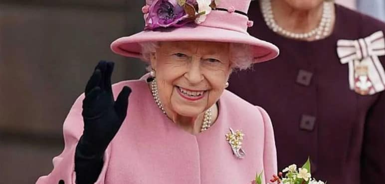 Expresidentes Santos y Duque lamentan muerte de la reina Isabel II