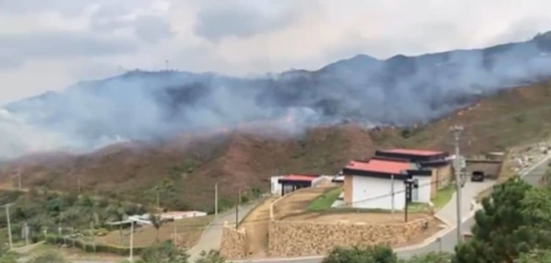 Fuerte incendio forestal consumió más de 3 hectáreas en Dapa, Yumbo