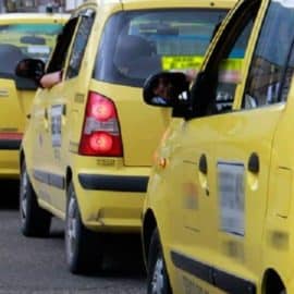 ¡La inseguridad no para! Taxista y su pasajero fueron asaltados en Cali