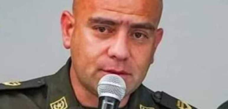 Policía acusado de asesinar a tres jóvenes se entregará esta semana: Abogado