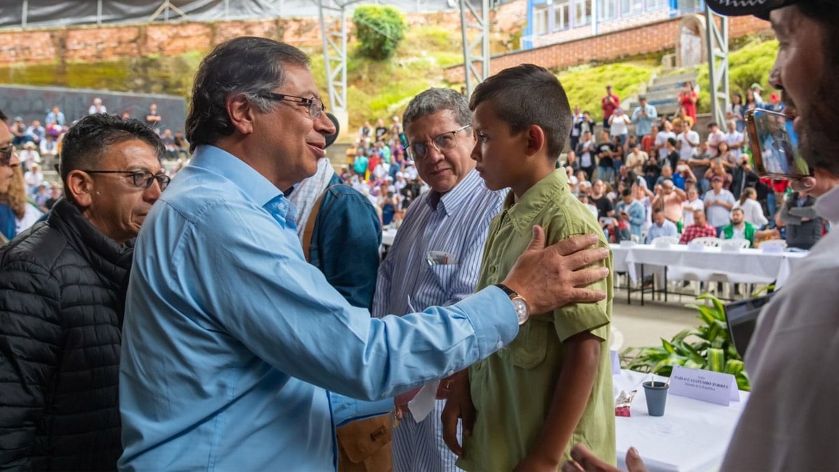 Senador Alex Flórez pidió licencia no remunerada durante 15 días