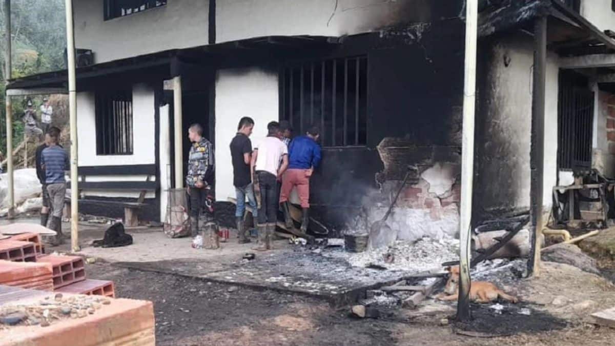 Tras masacre que dejó 4 muertos, comunidad asesinó a los presuntos sicarios