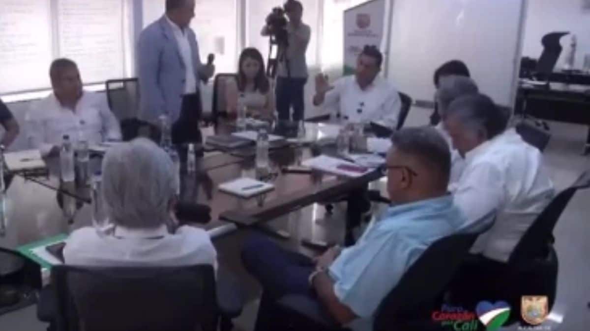 Entregan equipo de autenticación que agiliza proceso migratorio en aeropuerto