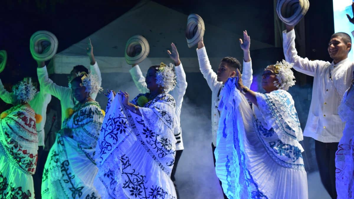 xvi-festival-internacional-de-bailes-tradicionales-una-fiesta-llena-de-arte-29-09-2022-14