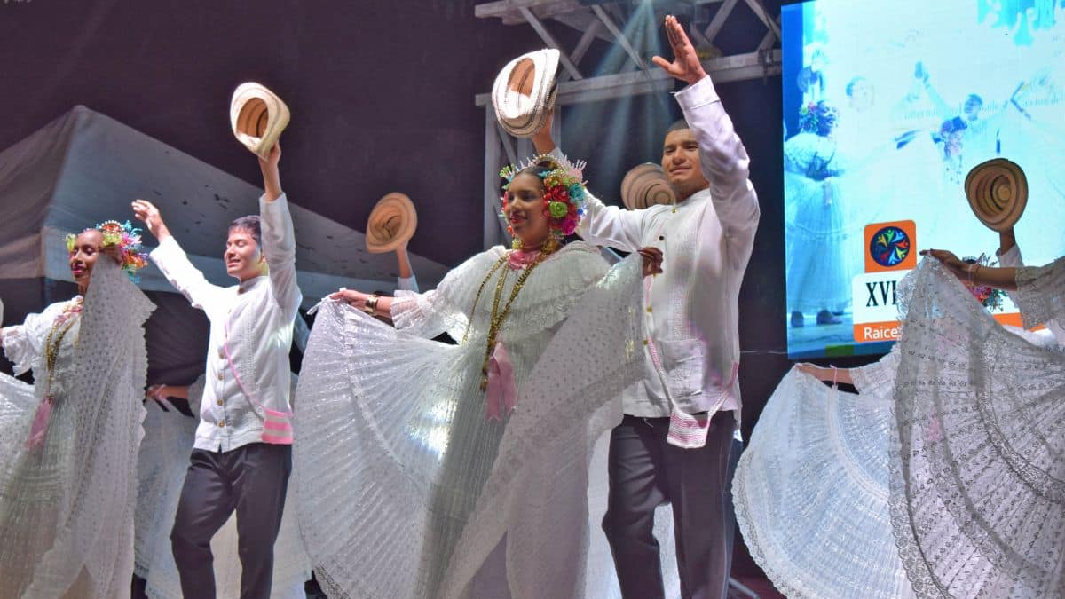 xvi-festival-internacional-de-bailes-tradicionales-una-fiesta-llena-de-arte-29-09-2022-7
