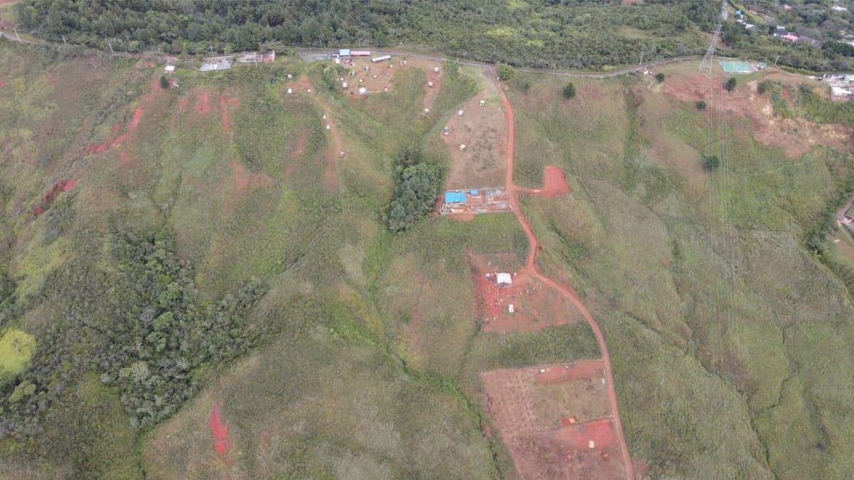 ¿Y los controles? Siguen invadiendo los cerros de Cali a la vista de todos