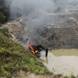 Autoridades incineraron maquinaria para minería ilegal en Buenaventura