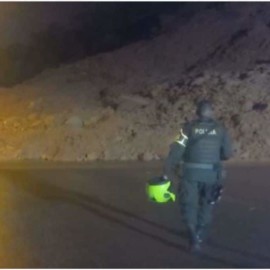 Cierre total en la vía Loboguerrero-Buenaventura por derrumbe de tierra