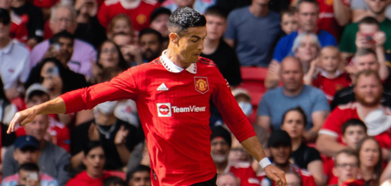 Cristiano Ronaldo es aparatado del Manchester United