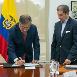 Gobierno firmó un pacto y comprará tierras para implementar el Acuerdo de Paz