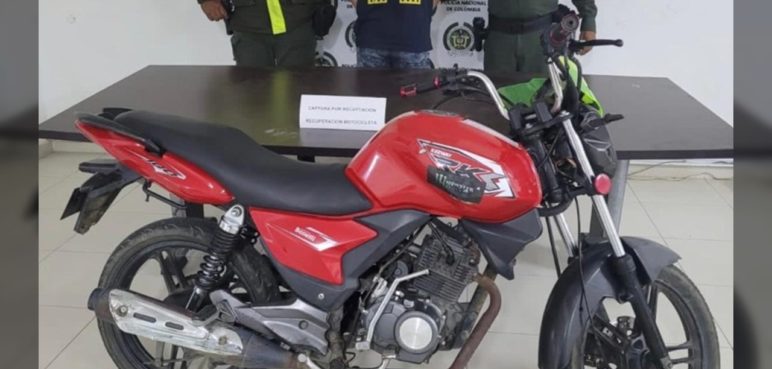 Hombre fue capturado cuando manejaba una motocicleta robada en Cali