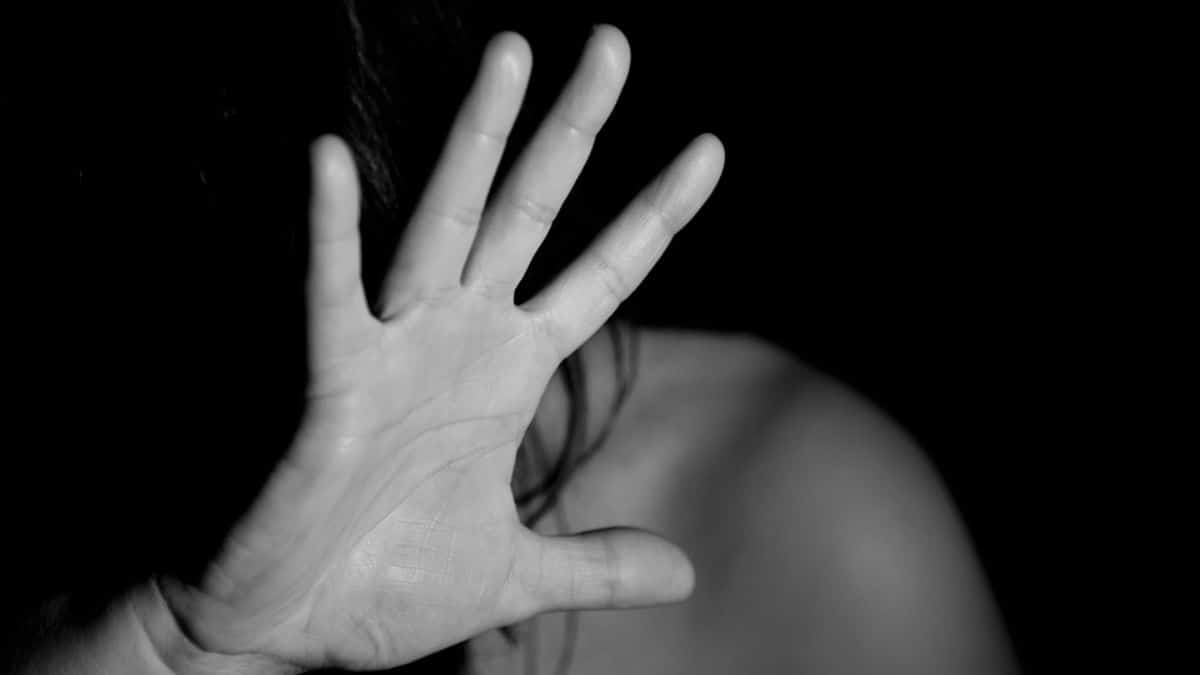 “La dejó prácticamente inconsciente”: Mujer fue maltratada por su expareja
