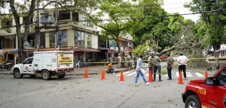¡Ojo a los barrios! Siguen afectaciones de energía tras vendaval en Cali