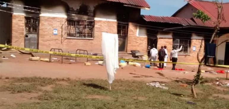 Once muertos y seis heridos dejó incendio en escuela para ciegos de Uganda