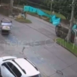 Revelan video del aparatoso accidente entre dos vehículos en el sur de Cali