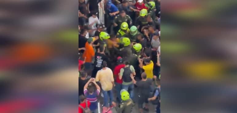Turba enfurecida casi lincha a presunto ladrón en el centro de Cali