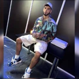 Anuel AA sufrió tremenda caída en plena presentación de su concierto